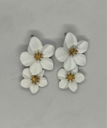 White double flower bc drop earrings