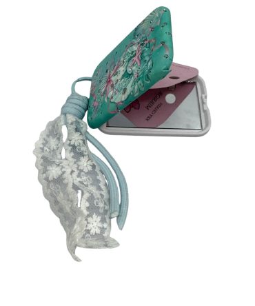 Makeup palette and keyring from the Flower Knows (Hikaka) Swan Ballet Series